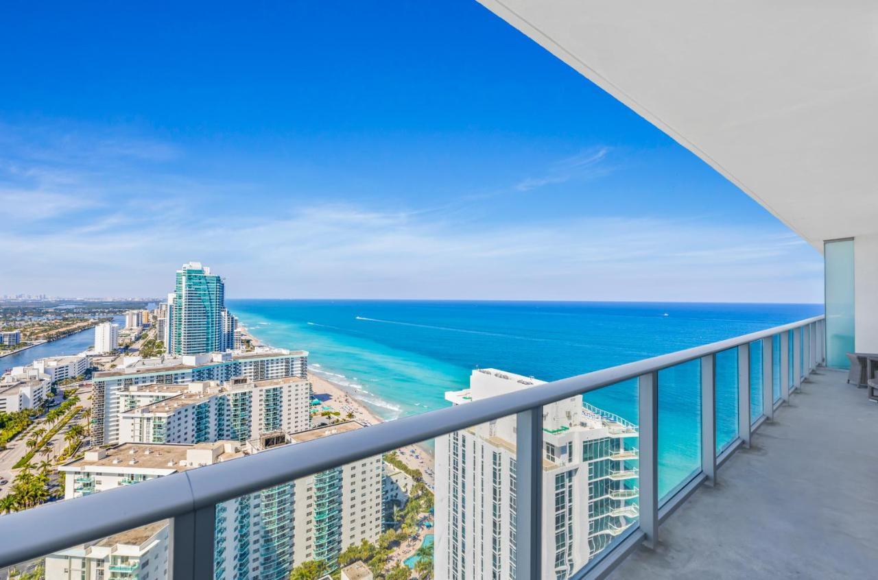 The Ultimate Resort: Beachfront 2BR with Ocean View & Rooftop Amenities Hollywood Exterior photo