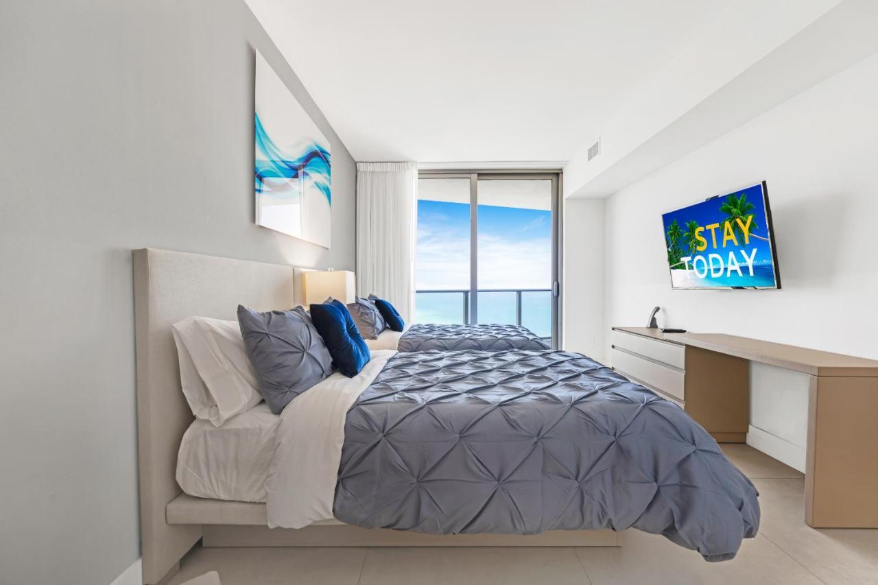 The Ultimate Resort: Beachfront 2BR with Ocean View & Rooftop Amenities Hollywood Exterior photo