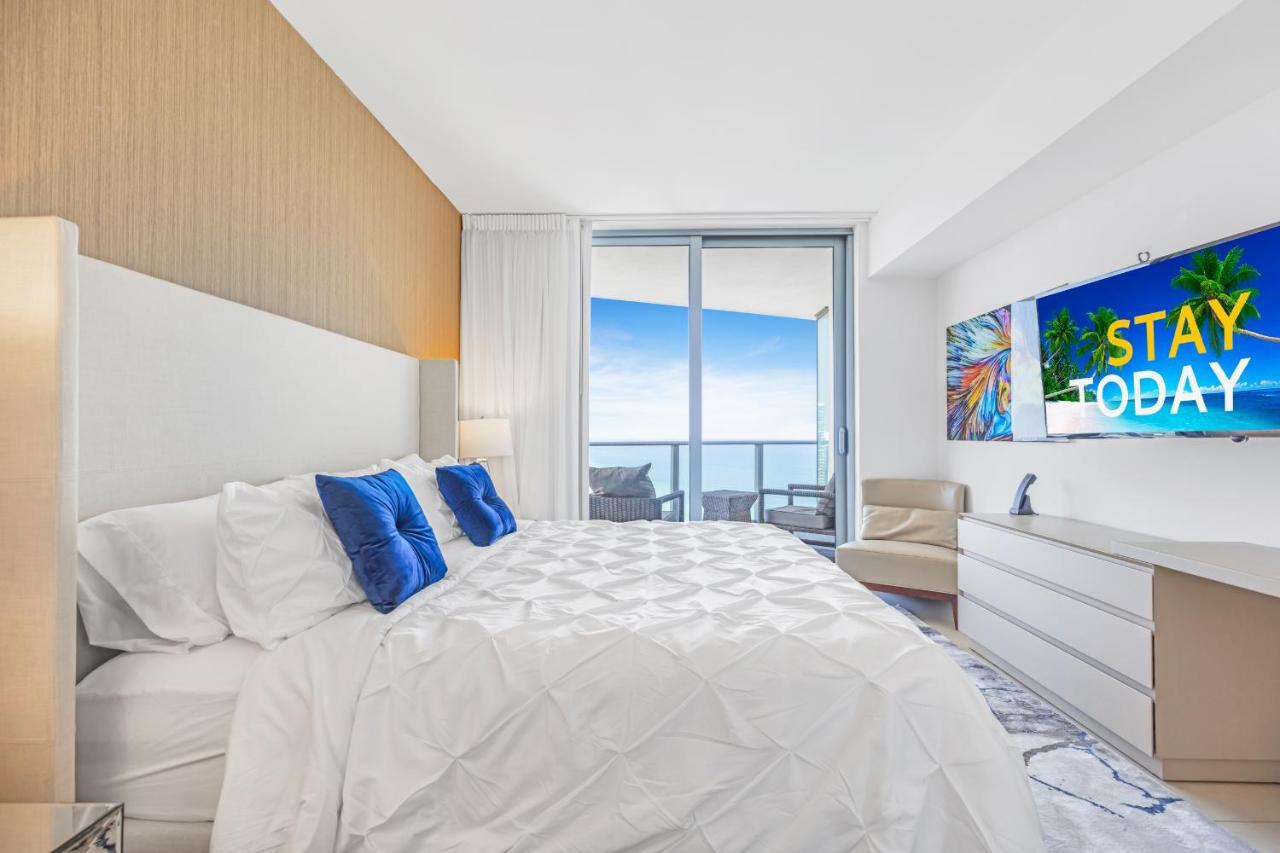 The Ultimate Resort: Beachfront 2BR with Ocean View & Rooftop Amenities Hollywood Exterior photo