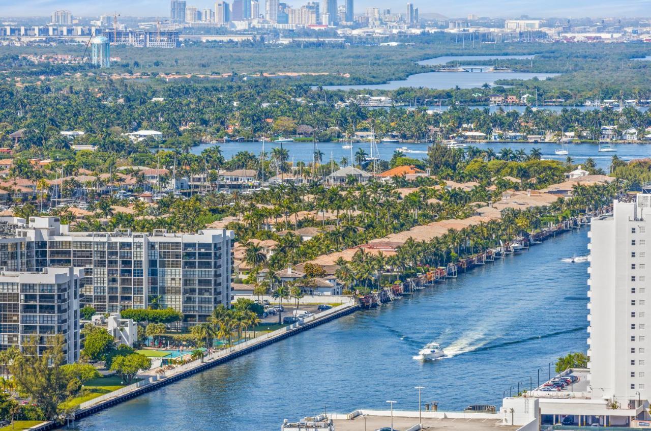The Ultimate Resort: Beachfront 2BR with Ocean View & Rooftop Amenities Hollywood Exterior photo