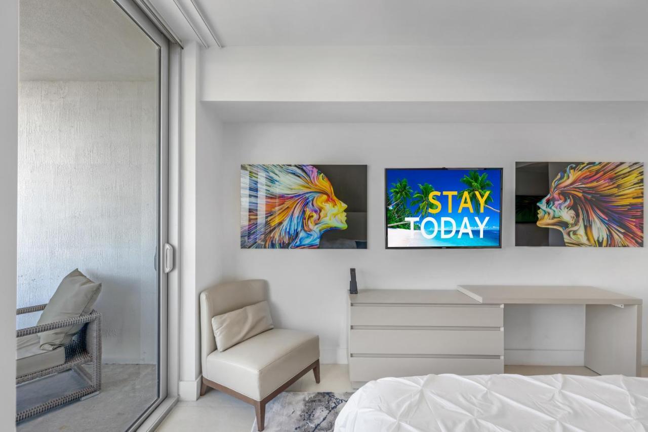 The Ultimate Resort: Beachfront 2BR with Ocean View & Rooftop Amenities Hollywood Exterior photo