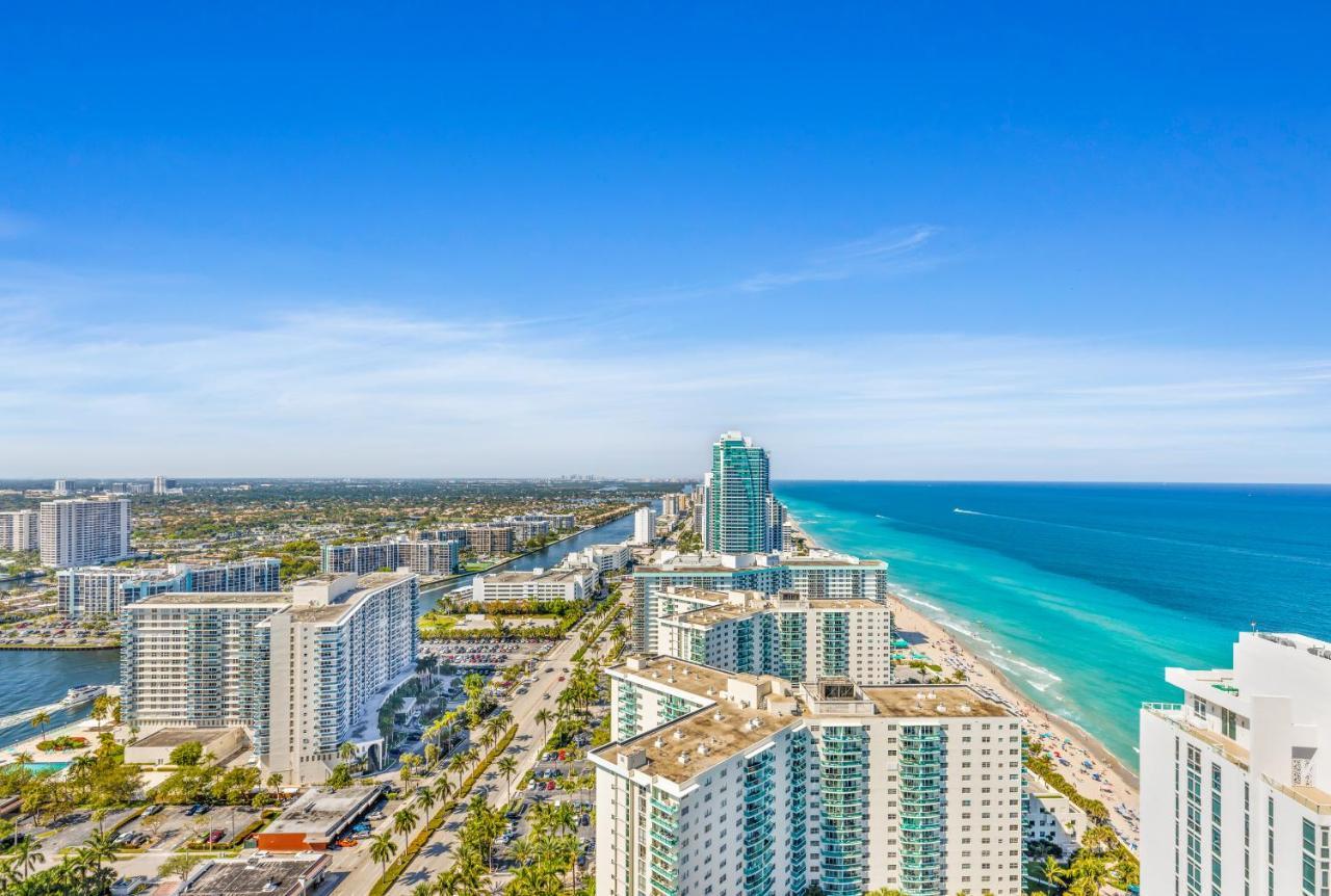 The Ultimate Resort: Beachfront 2BR with Ocean View & Rooftop Amenities Hollywood Exterior photo