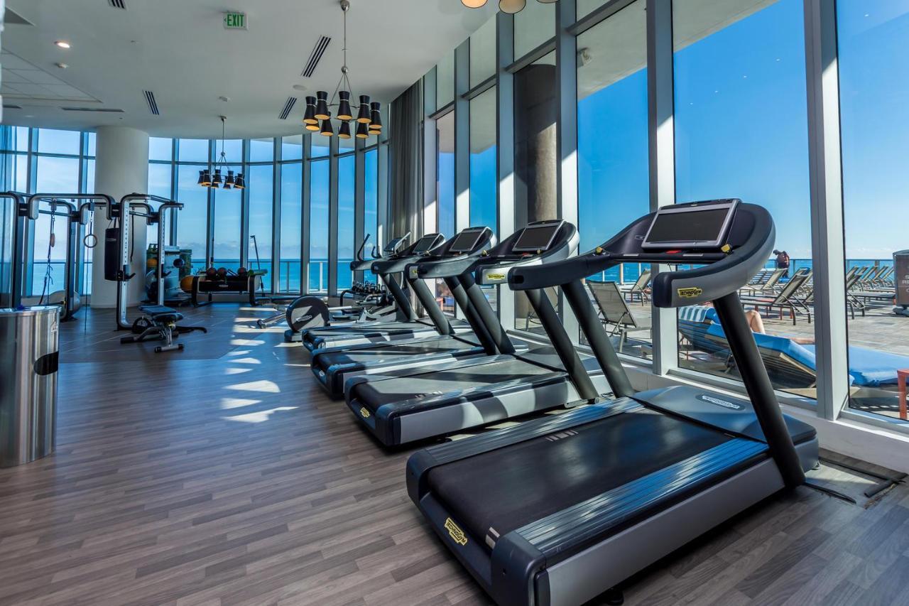 The Ultimate Resort: Beachfront 2BR with Ocean View & Rooftop Amenities Hollywood Exterior photo